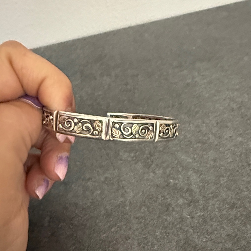 Preloved Black Hills Gold Sterling and 12 k cuff bracelet - Picture 3 of 7